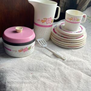 Vintage Chilton - Globe Inc replacement parts repaired stains.